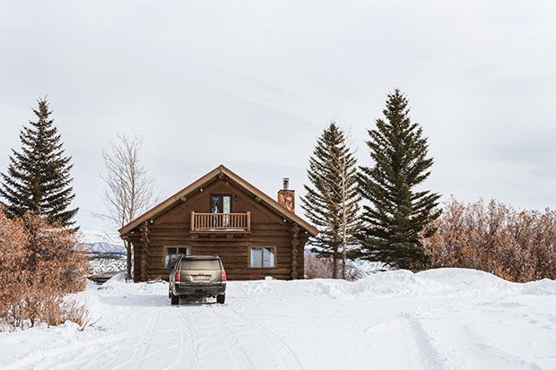 Человек чувствует, что у него что-то не так в жизни