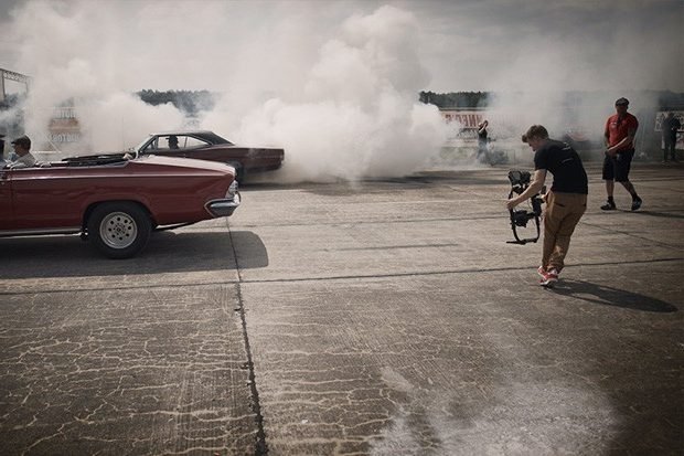 В инграмме человек застревает